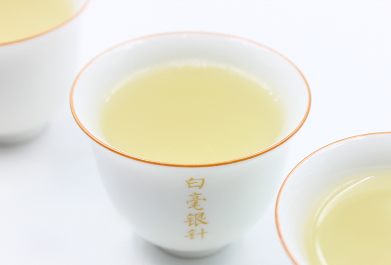 白茶的曆史悠久，享譽盛名，含有很多對于身體有利的成