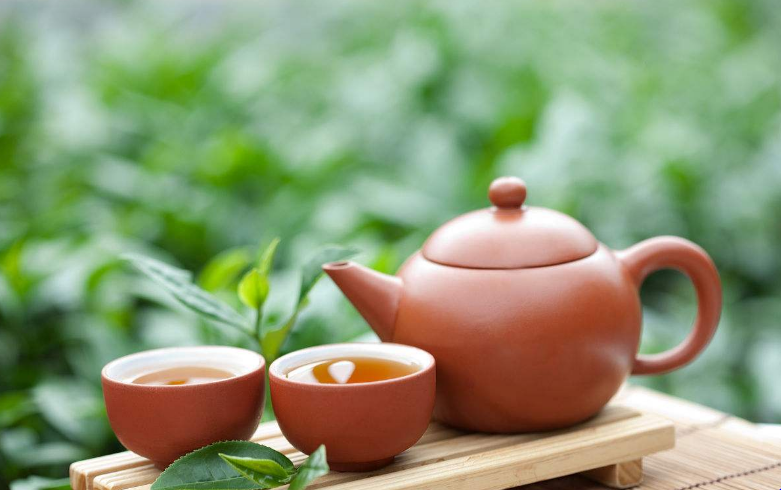 在品茗茶过程中，感受茶之味，体