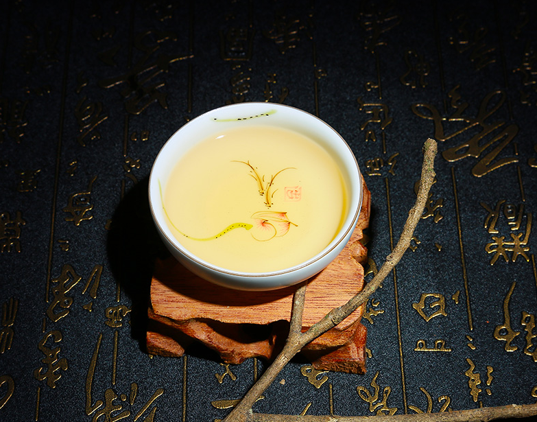 从小时候就开始喝茶，那时候，喝的还是大碗茶。所谓大