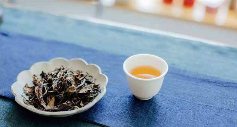 白茶是一種可以長時間保存的茶葉，與生普洱一樣，儲存