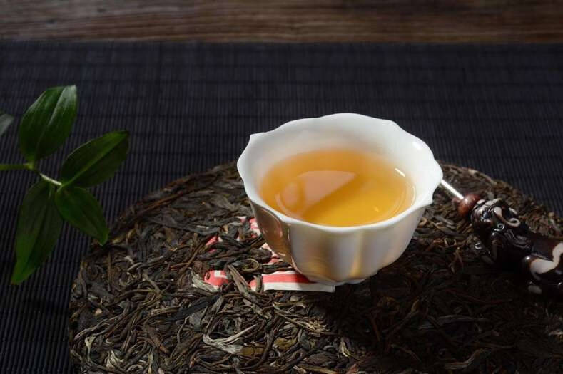 一名合格茶艺师的必备技能——降
