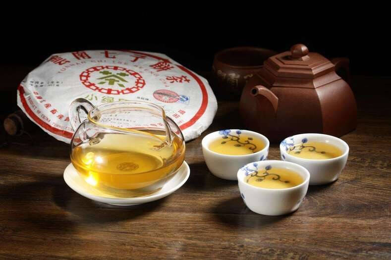 在我國的西雙版納，無論是愛尼人的土鍋茶、蒸茶、傣族