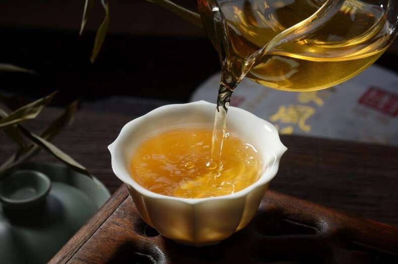 一名合格茶艺师的必备技能——降
