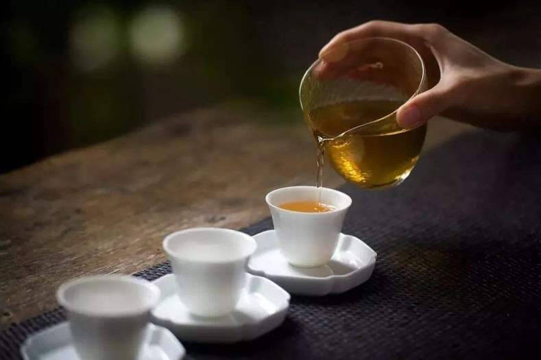 识茶学茶是一个漫长的过程，是一门很深的学问，需要一