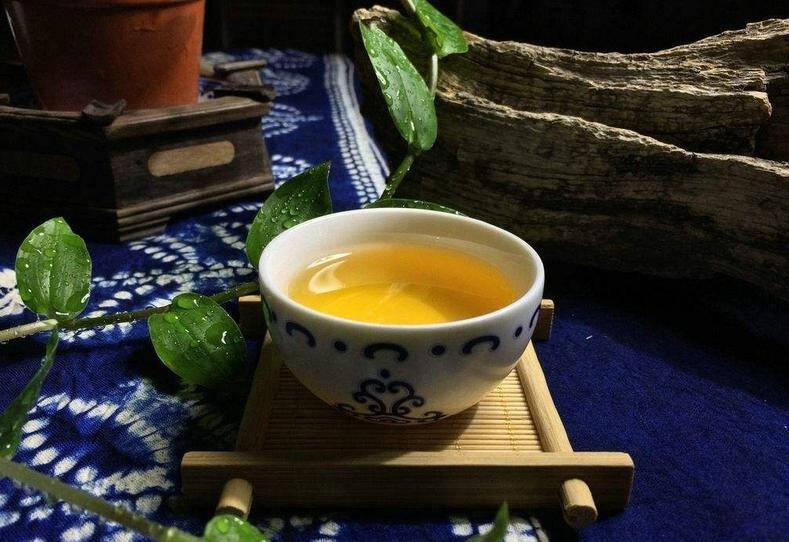 喝普洱茶，生茶和熟茶要雨露均沾