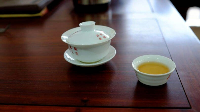 一、茶和药会影响药物吸收有些人为了图省事，会将茶水