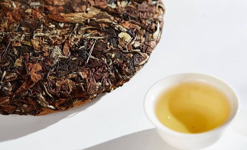 白茶，綠裝素裹的天人美人，可說是六大茶類中制作方法