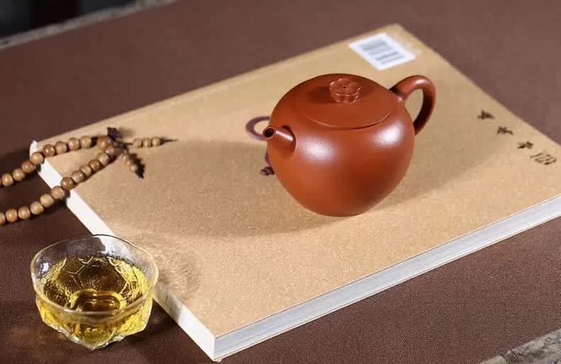 买回家的茶叶，一时之间喝不完，随意一放，会变味，严