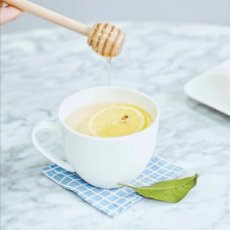 很多年轻人觉得传统的茶是比较老气的一种产品不符合当代青年的气质，其实还有一种花果茶，泡出来的茶饮是水果味道，清新时尚。同时还具备一定的营养补充和美容养颜功效，现在受到越来越多女孩子喜欢，这里给大家准备了一些花果茶，给大家来选择。01-柚子茶果肉充盈，鲜爽可口，营养价值高，老少皆宜的美食良品！酸甜好滋