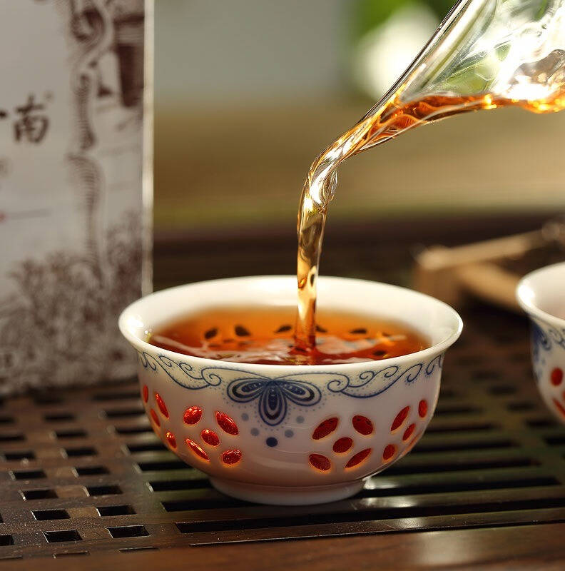 寒风乍起，饮一杯普洱茶解锁冬季