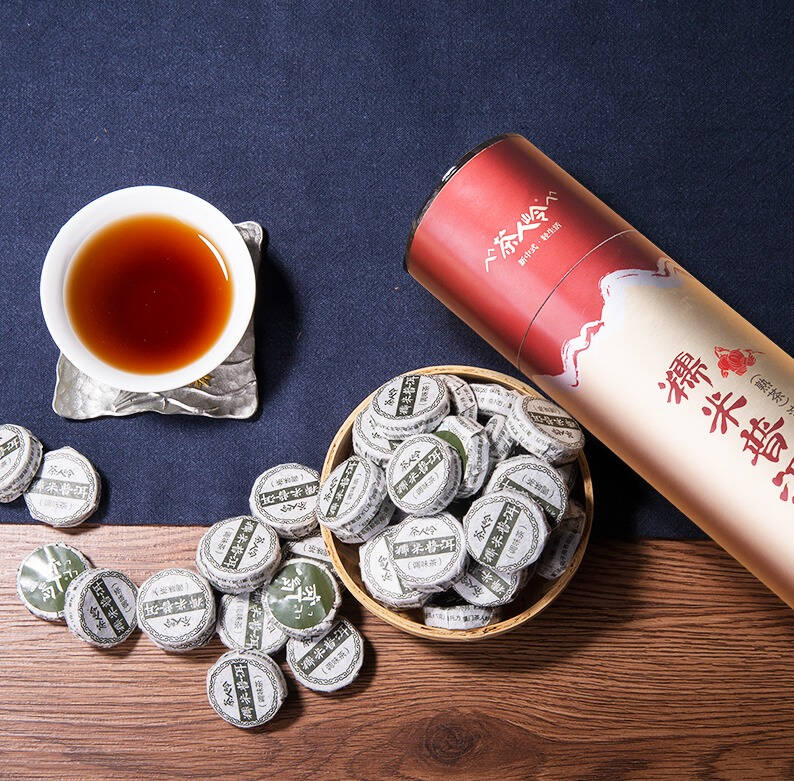 看花开花落四季交替，品茶香四溢