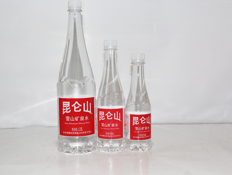 矿泉水和凉茶来交替，换换口味，