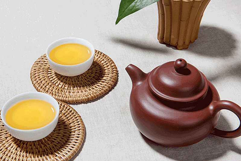 捧一杯健康养生之黑茶，尽看人间
