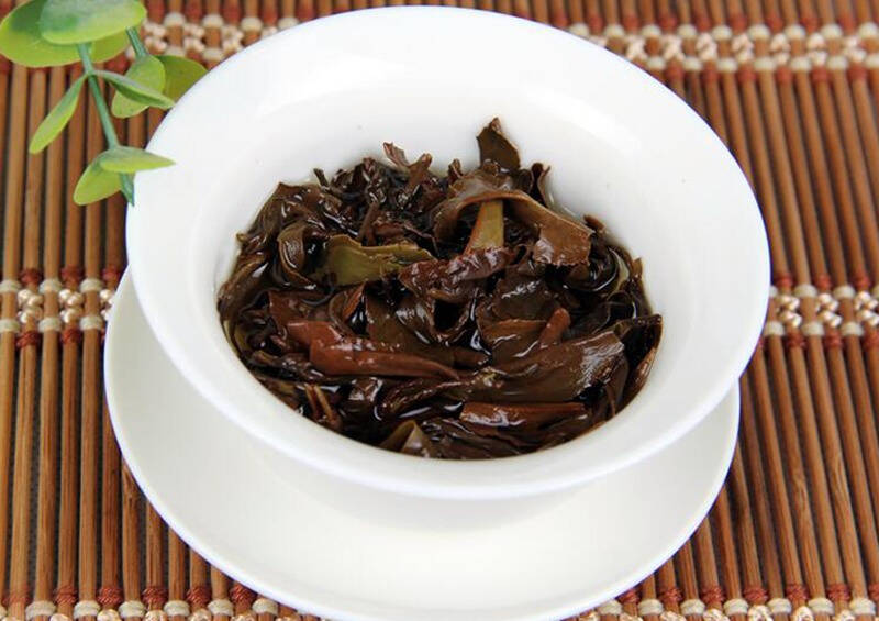 東方美人茶是臺灣獨有的名茶，又名膨風茶，又因其茶芽