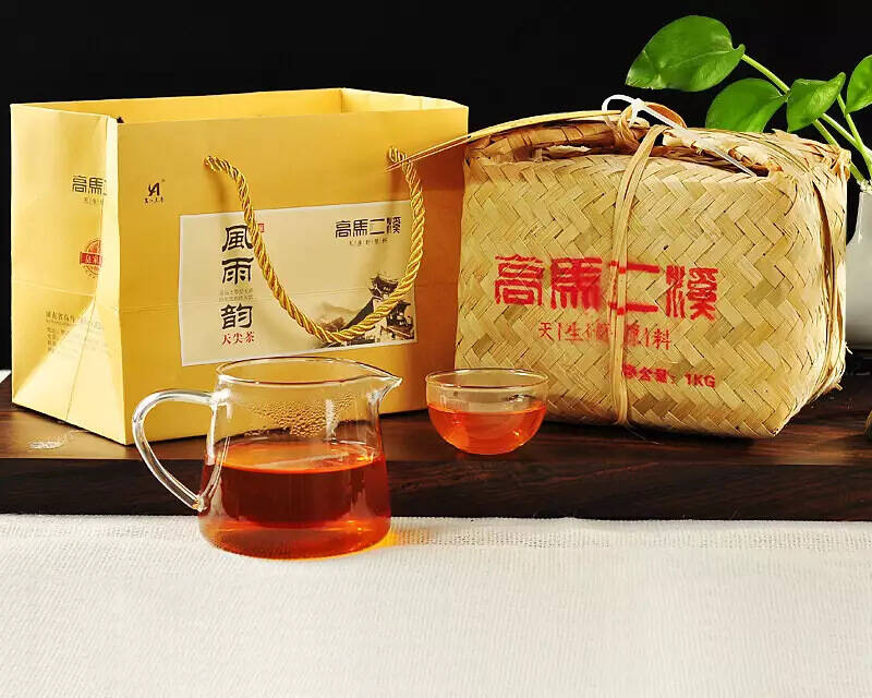 品尝一杯好茶，开启清肠养生的好