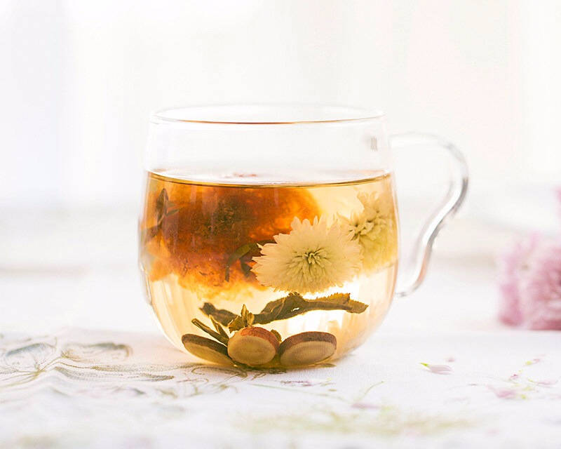 干燥秋季必备，温润的养生花茶推