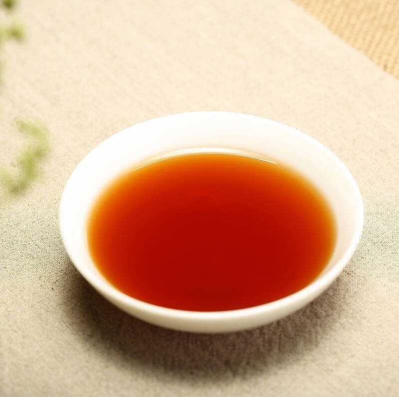 饮一壶古树普洱茶，是让自己停下