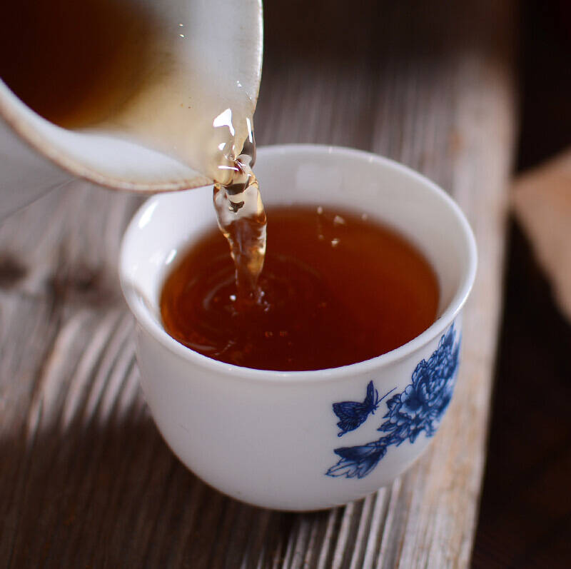 武夷奇茗大红袍，毓秀钟灵品自高