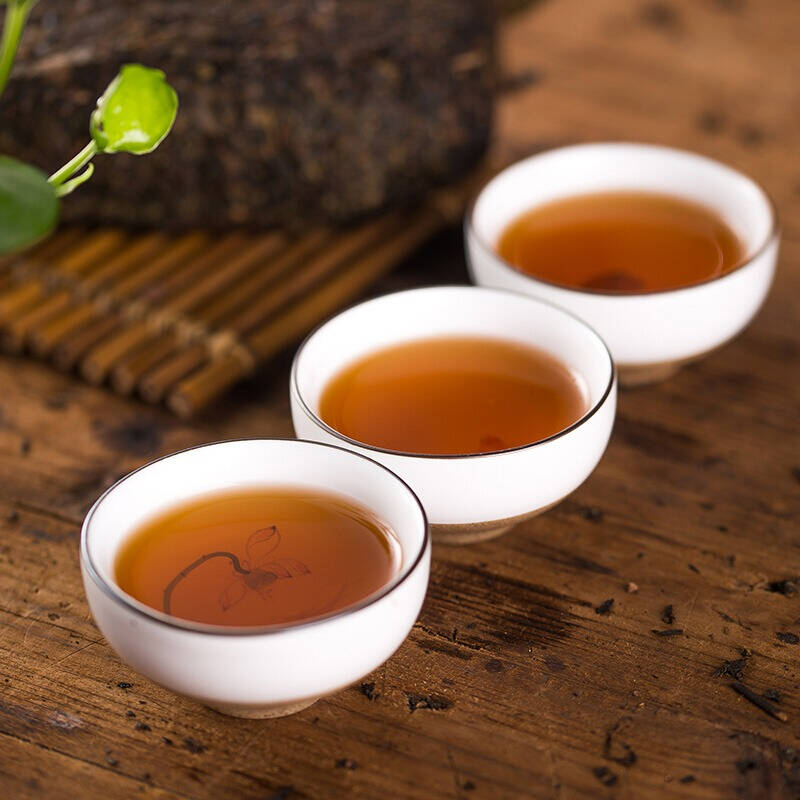 生活拒绝平淡如水，冲泡一杯茶给