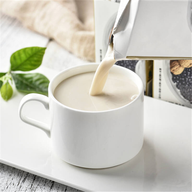 现在市面上的奶茶品种和口味越来越多，但是奶茶店为了