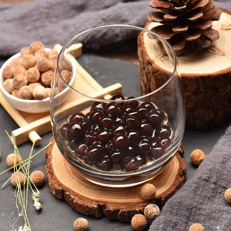 现在市面上的奶茶品种和口味越来越多，但是奶茶店为了