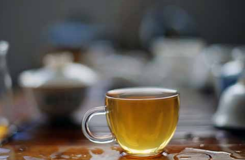 有了古人吟詩作對，我們喝茶之余才能讀茶詩、品茶詞。