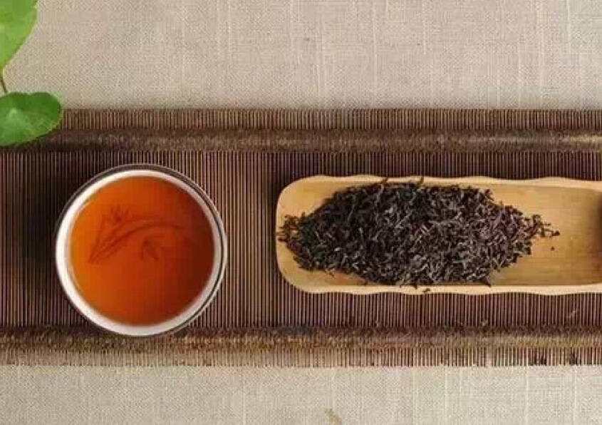 普洱入口爽滑,普洱何为普洱茶的