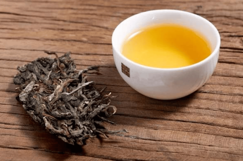 名山古寨毛茶的价格犹如脱缰的野马,一发而不可收拾。