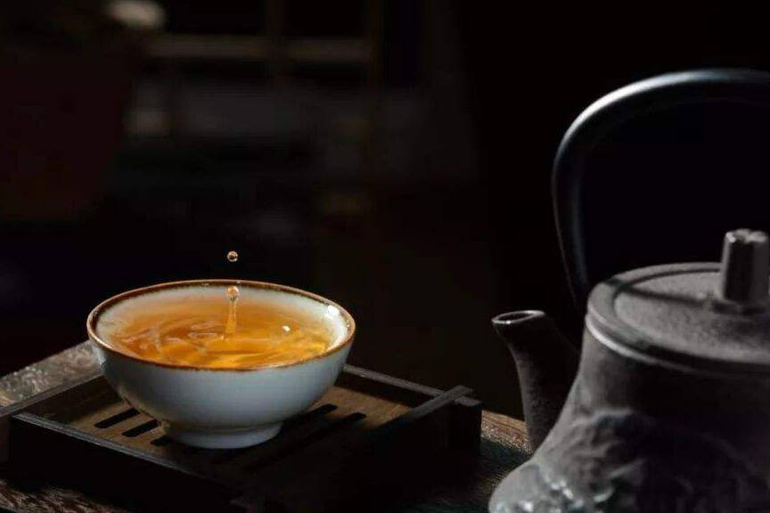 新茶期间，同片茶区的茶，喉韵是