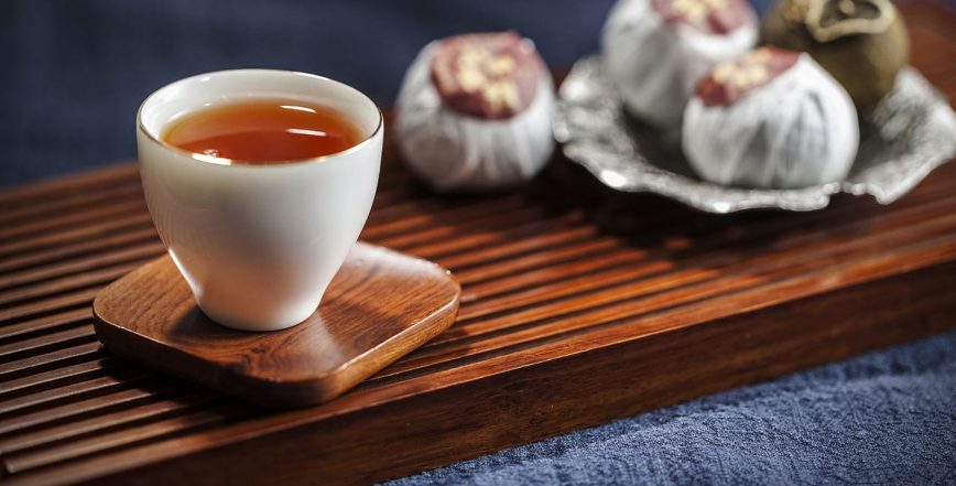 當下的茶葉界中，最火熱的莫過于小青柑了，它小巧玲珑