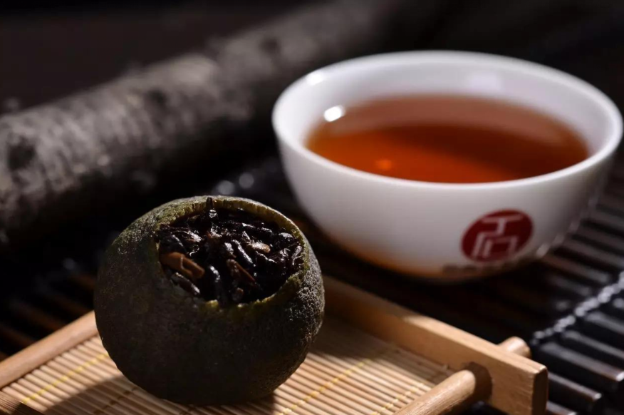 當下的茶葉界中，最火熱的莫過于小青柑了，它小巧玲珑