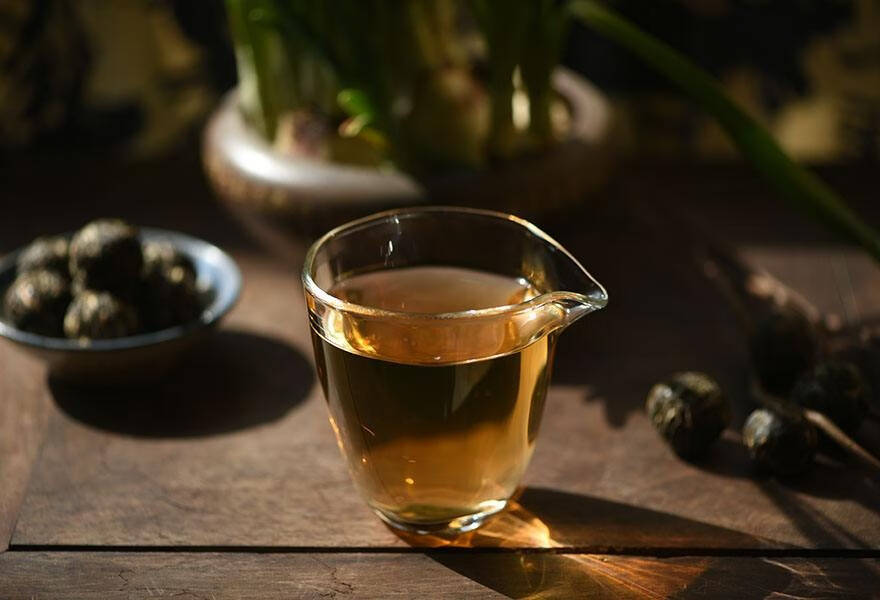 普洱茶茶葉中茶多酚、氨基酸、咖啡堿是形成茶葉內質主