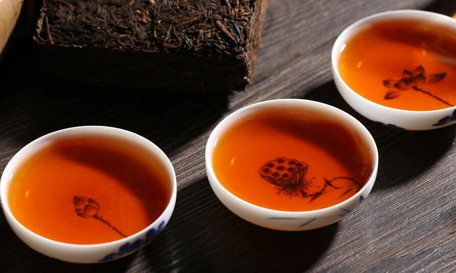 經常喝普洱茶的你，一定經常會聽到茶客們說“存新茶，