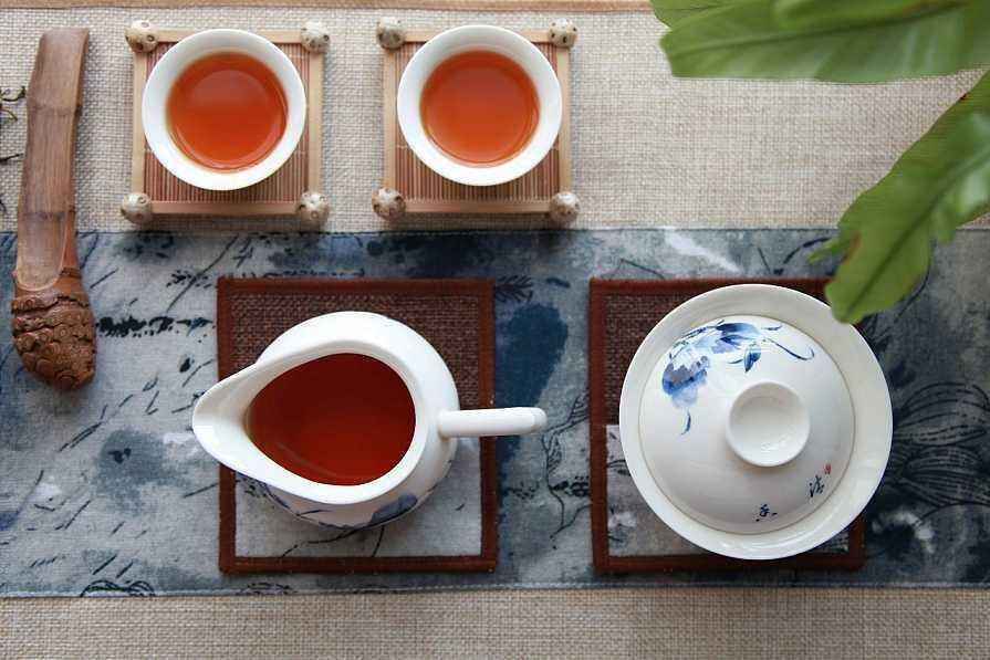 不同的茶器所泡出来的茶是完全不