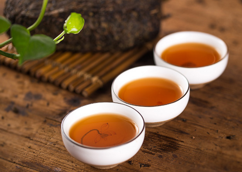明朗秋日，黑茶香飘满阁，越陈越