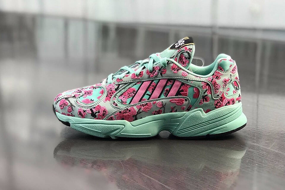 此前 adidas 与知名饮料品牌亚利桑那冰茶合作