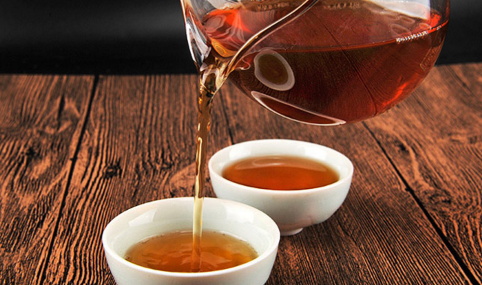 品一杯黑茶，为您身体的健康保驾