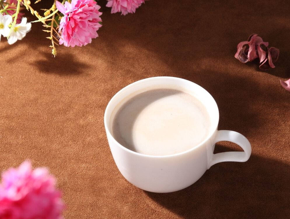 朋友约我去奶茶店，一不小心造成