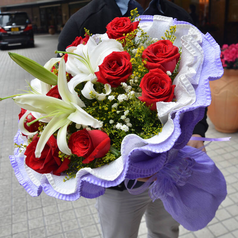 鲜花速递全国送花 玫瑰百合混搭花束生日鲜花快递南昌