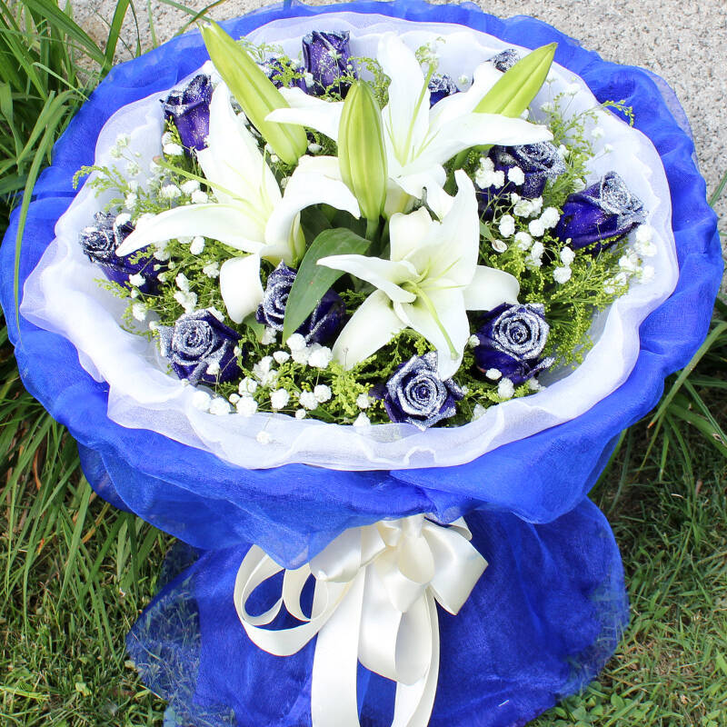 爱的鲜花速递 蓝色妖姬百合混搭鲜花束 蓝玫瑰花 生日