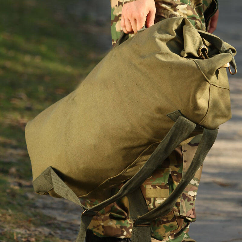 a.m 大型桶包 纯棉帆布包 时尚便携性美军特种兵双肩包 军绿色