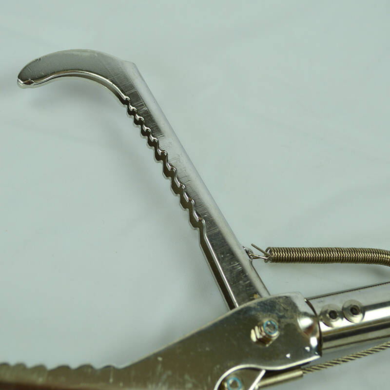 TOMY自锁滑动直丝弓矫治器在错[牙合]畸形治疗中的应用