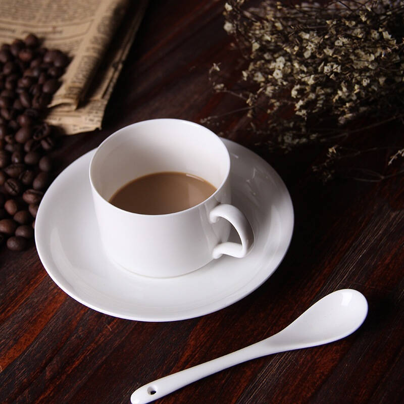 乐享 陶瓷咖啡杯碟套装 欧式咖啡具 一杯一碟送一勺纯白 京东自营