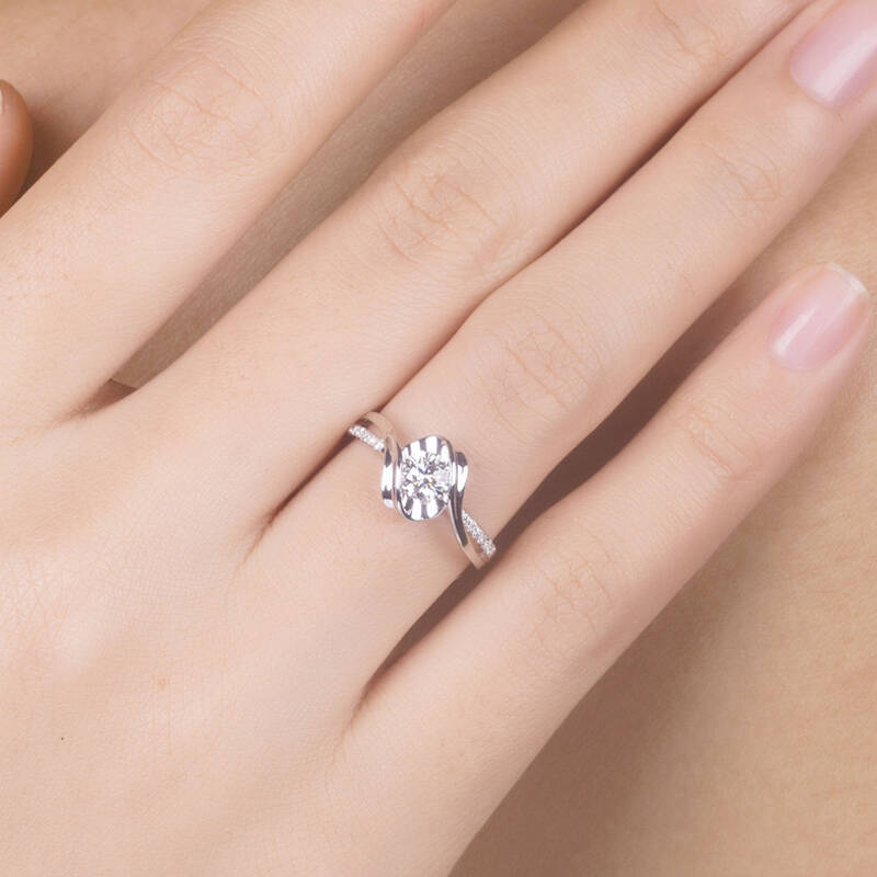 喜钻 白18k金戒指钻石戒指钻戒/求婚钻石女戒 0.5克拉