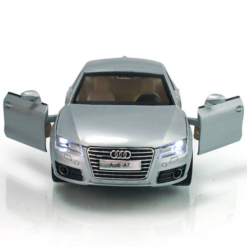 彩珀1:32合金车模型仿真玩具车原厂授权声光回力车 奥迪a7银色盒装