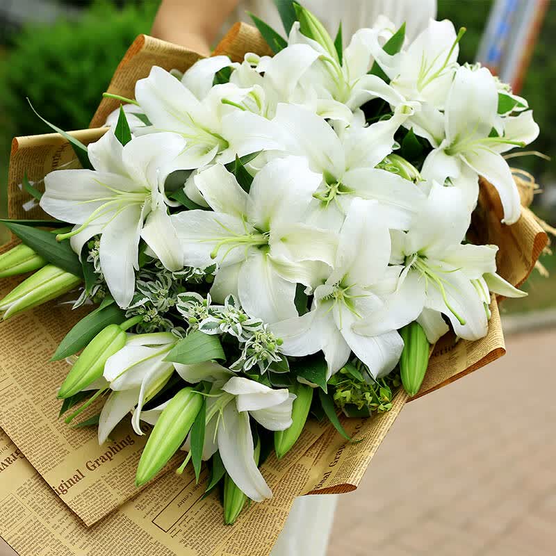 钟爱12朵香水百合花束 鲜花速递全国鲜花快递北京重庆