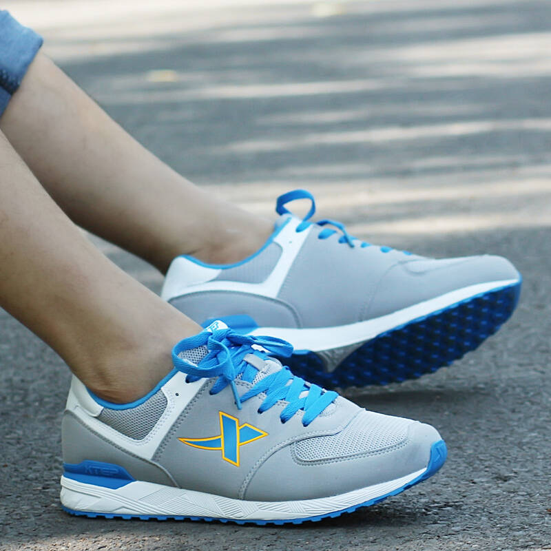 特步男鞋运动鞋跑鞋春秋款阿甘鞋旅游鞋休闲慢跑鞋 灰