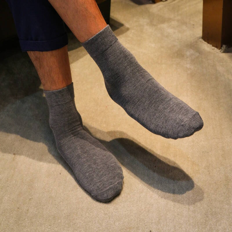 袜子男士 纯棉中筒男款纯色商务男袜 休闲棉袜运动袜子男性防臭袜