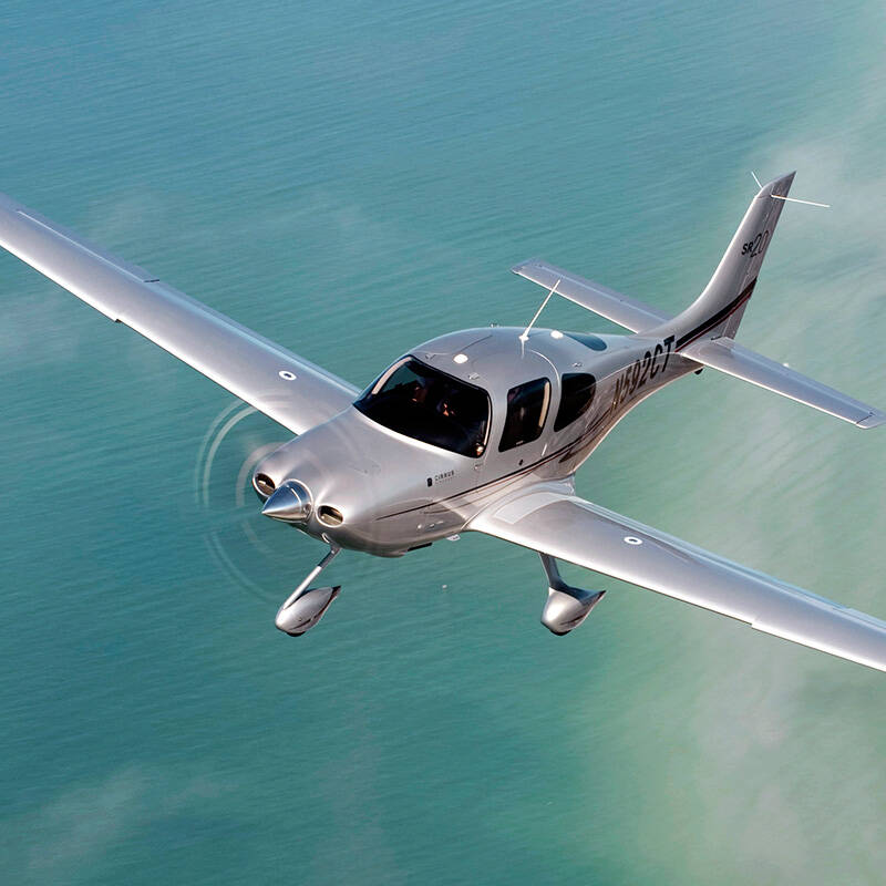 西锐飞机 sr20 单发活塞固定翼私人飞机 空中宝马