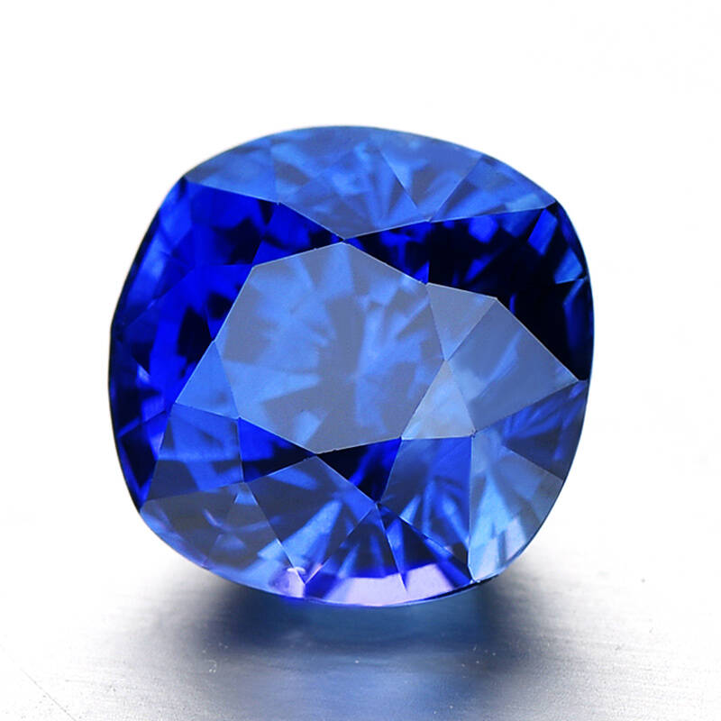 03克拉皇家蓝蓝宝石裸石戒面 珠宝设计镶嵌